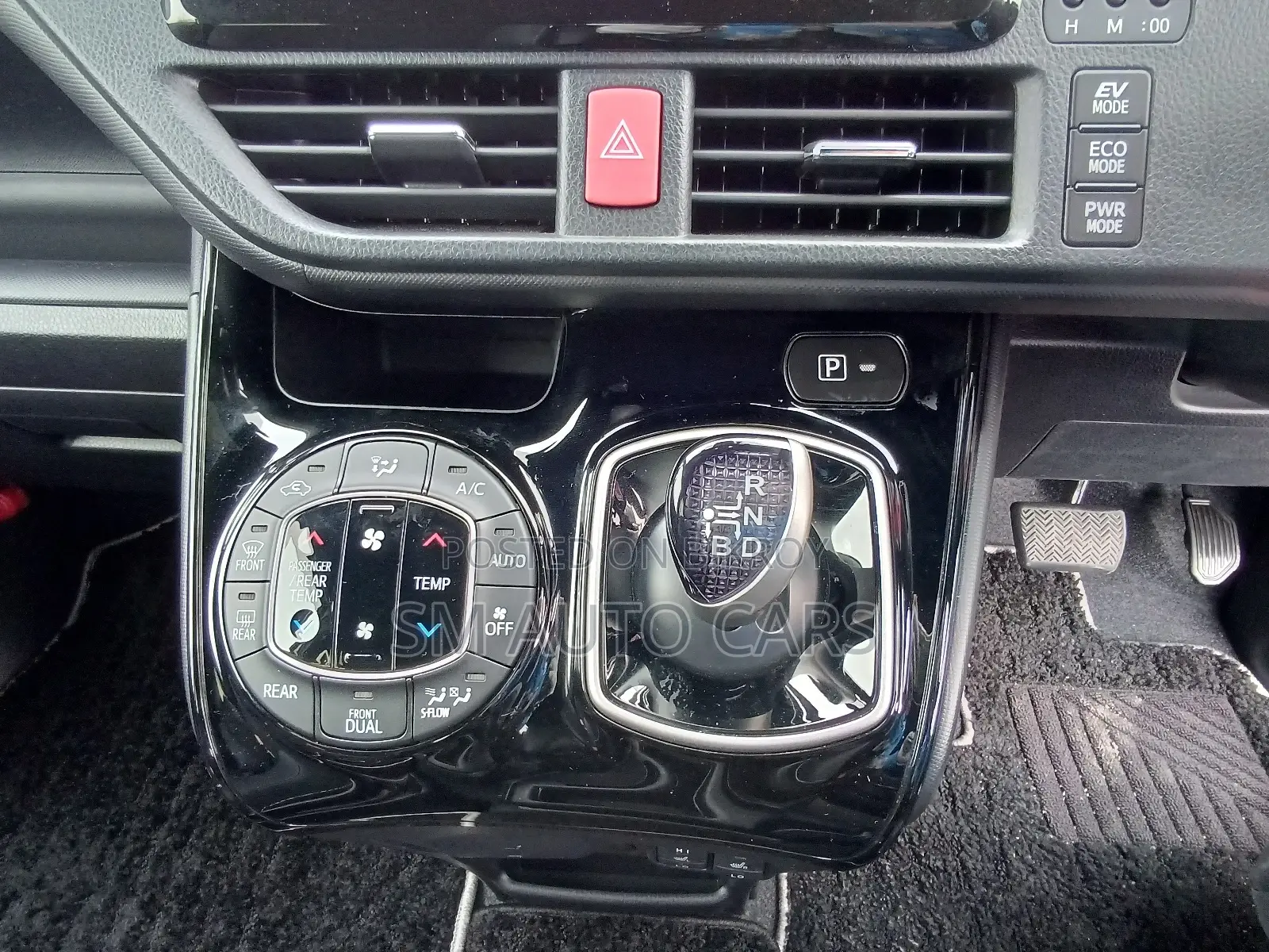 Toyota Noah Hybrid SIWXB Pearl 2021