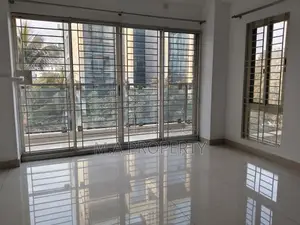 Rent Apartment 4-Bed 4th floor 2-Carpark Gulshan-2