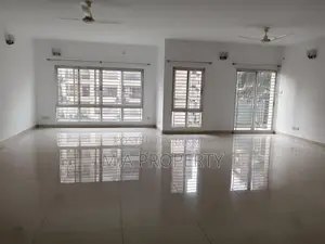 Rent Apartment 4-Bed 4th floor 2-Carpark Gulshan-2