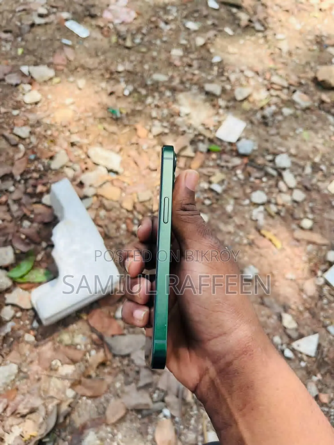 Apple iPhone 13 . (Used)