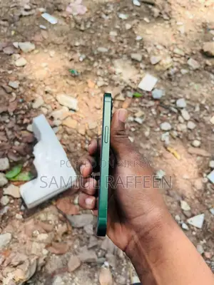 Apple iPhone 13 . (Used)