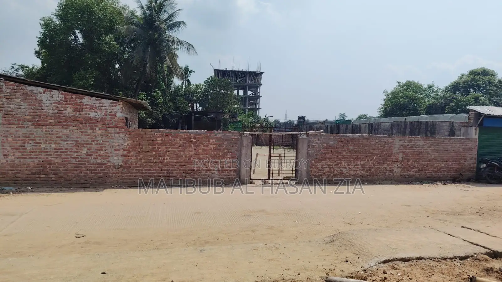 Attractive, Dispute-Free Land for Residential or Commercial Building