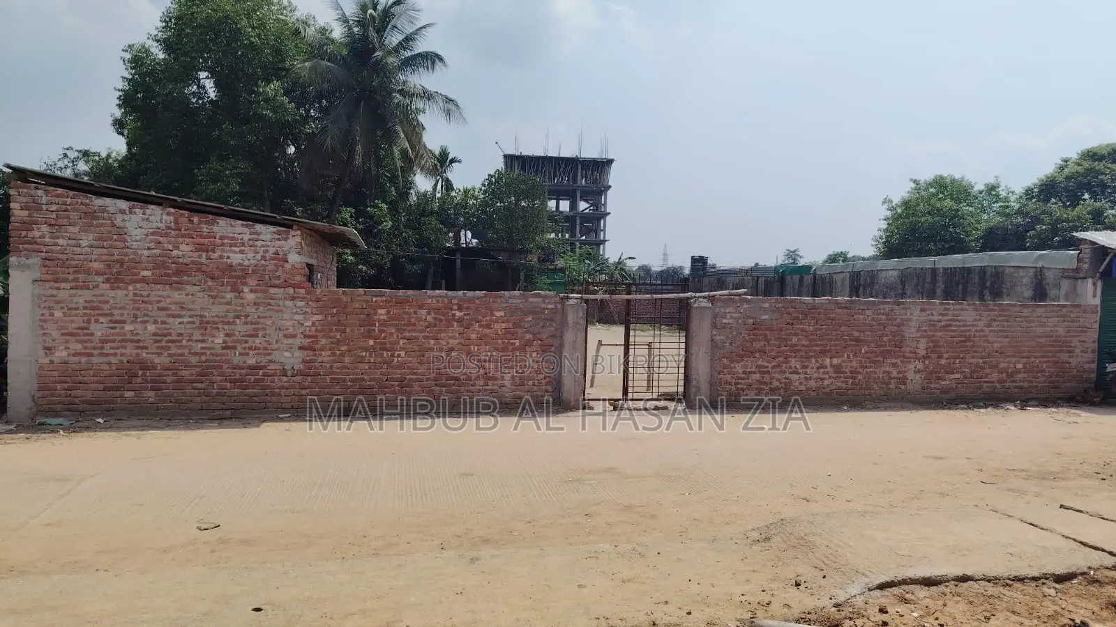 Attractive, Dispute-Free Land for Residential or Commercial Building