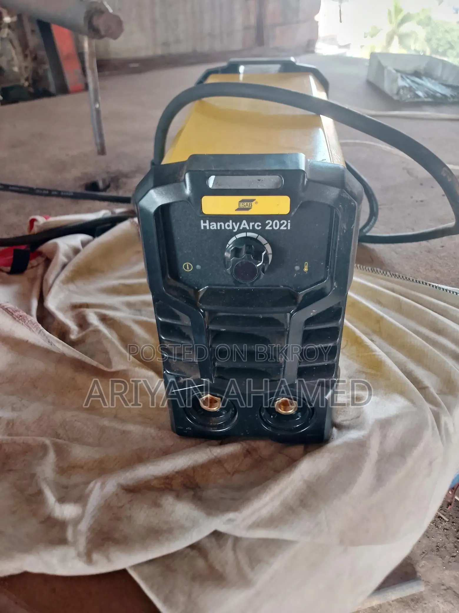 ESAB HandyArc 202i inverter welding machine.