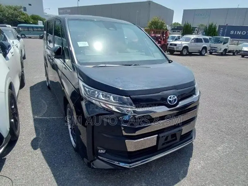Toyota Noah Hybrid SZ Black New 2023