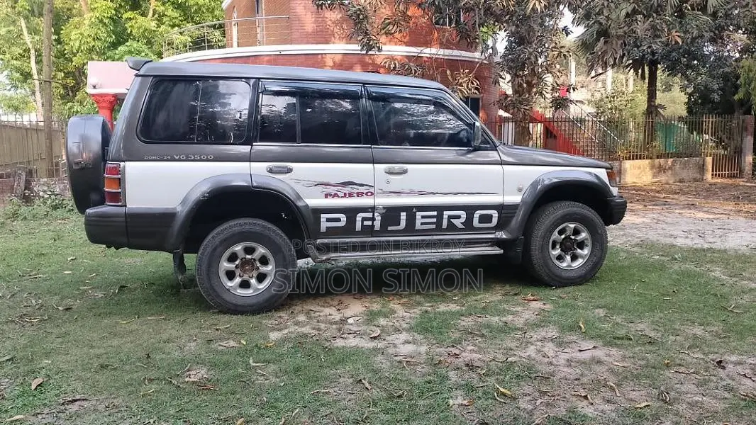 Mitsubishi Pajero all auto 4-wheeler 1997
