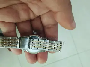 ঘড়ি বিক্রয় হবে