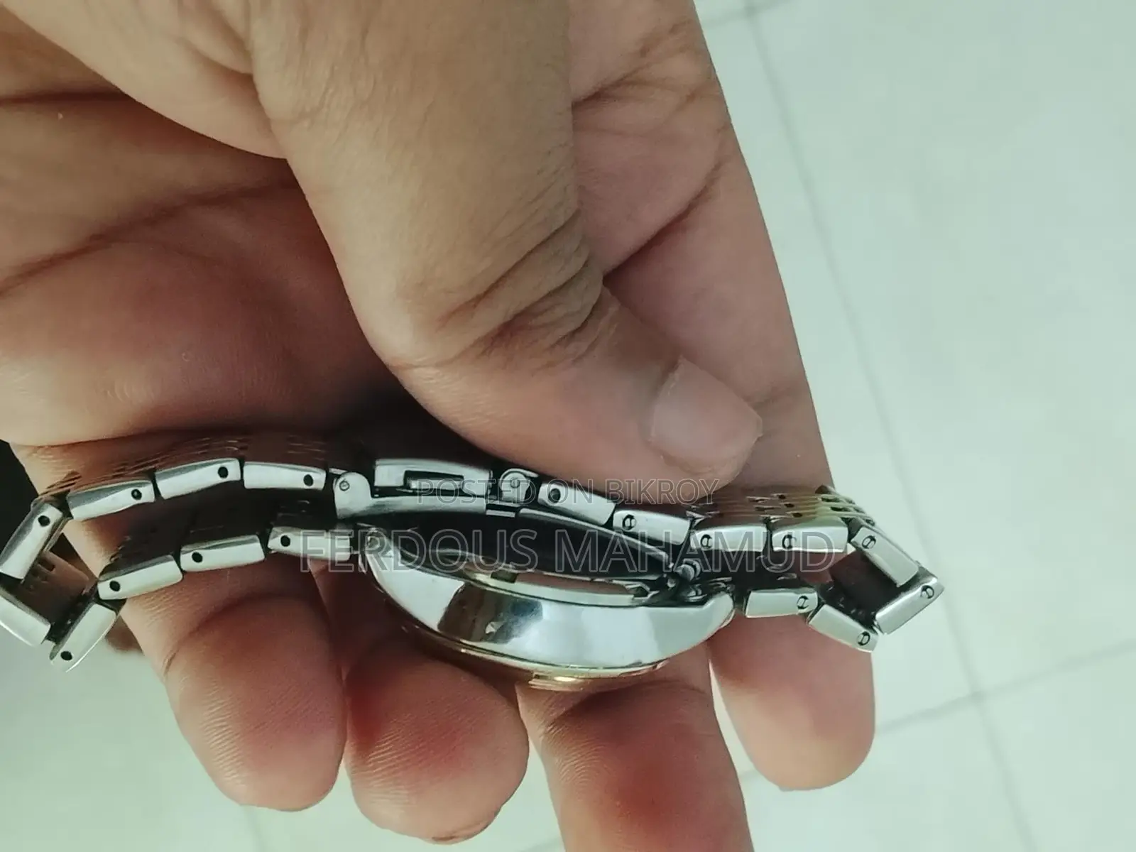 ঘড়ি বিক্রয় হবে