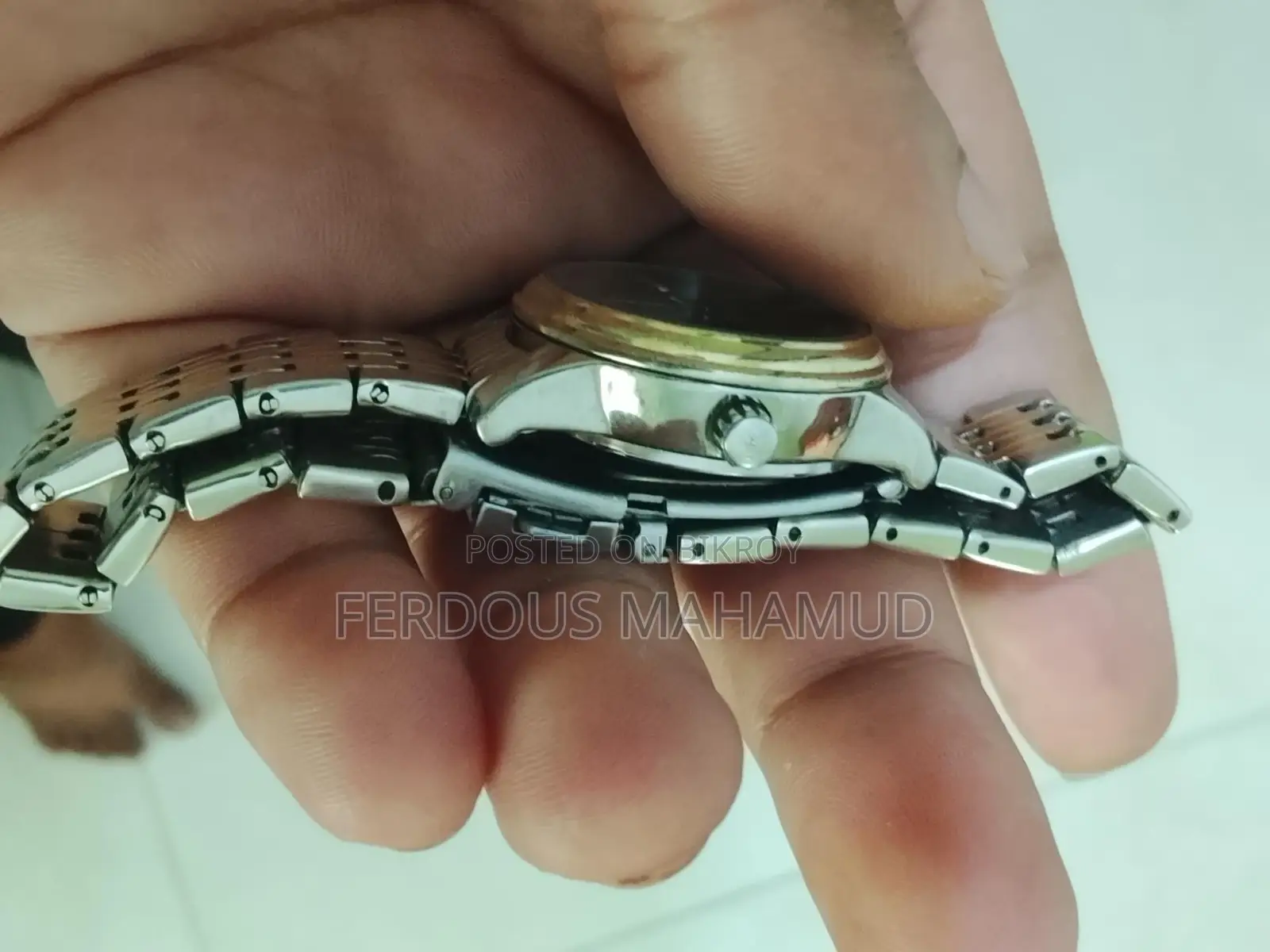 ঘড়ি বিক্রয় হবে