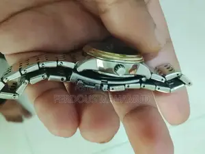 ঘড়ি বিক্রয় হবে