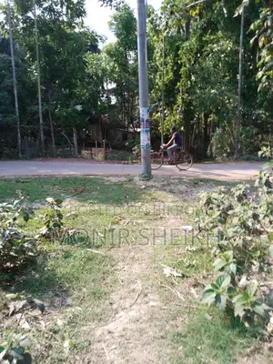 মেইন রোডের ২ ফ্লট পরের জমি, জমির সামনে ১০ ফুটের রাস্তা আছে