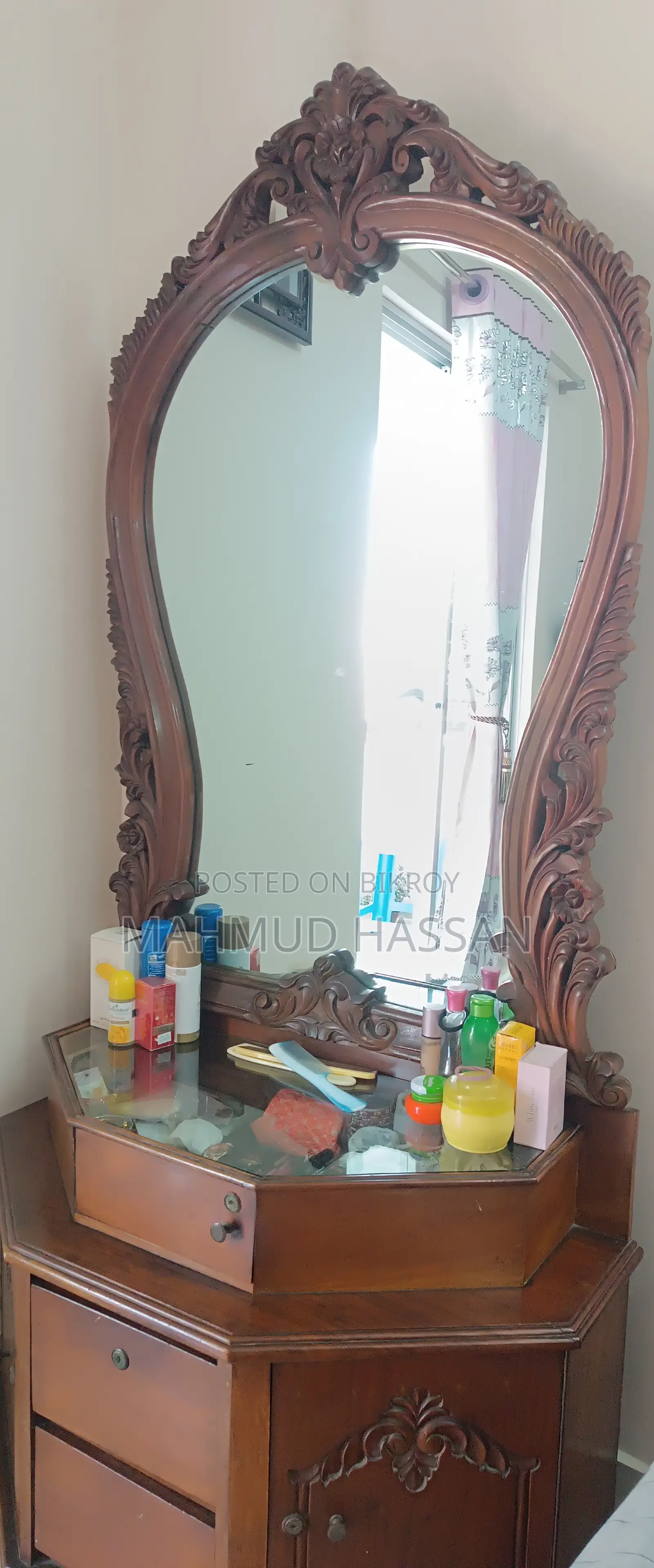 Used Dressing Table