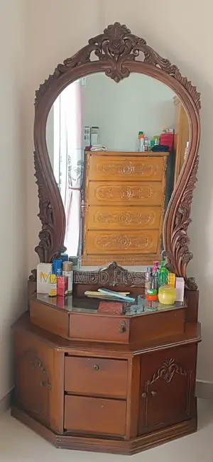 Used Dressing Table