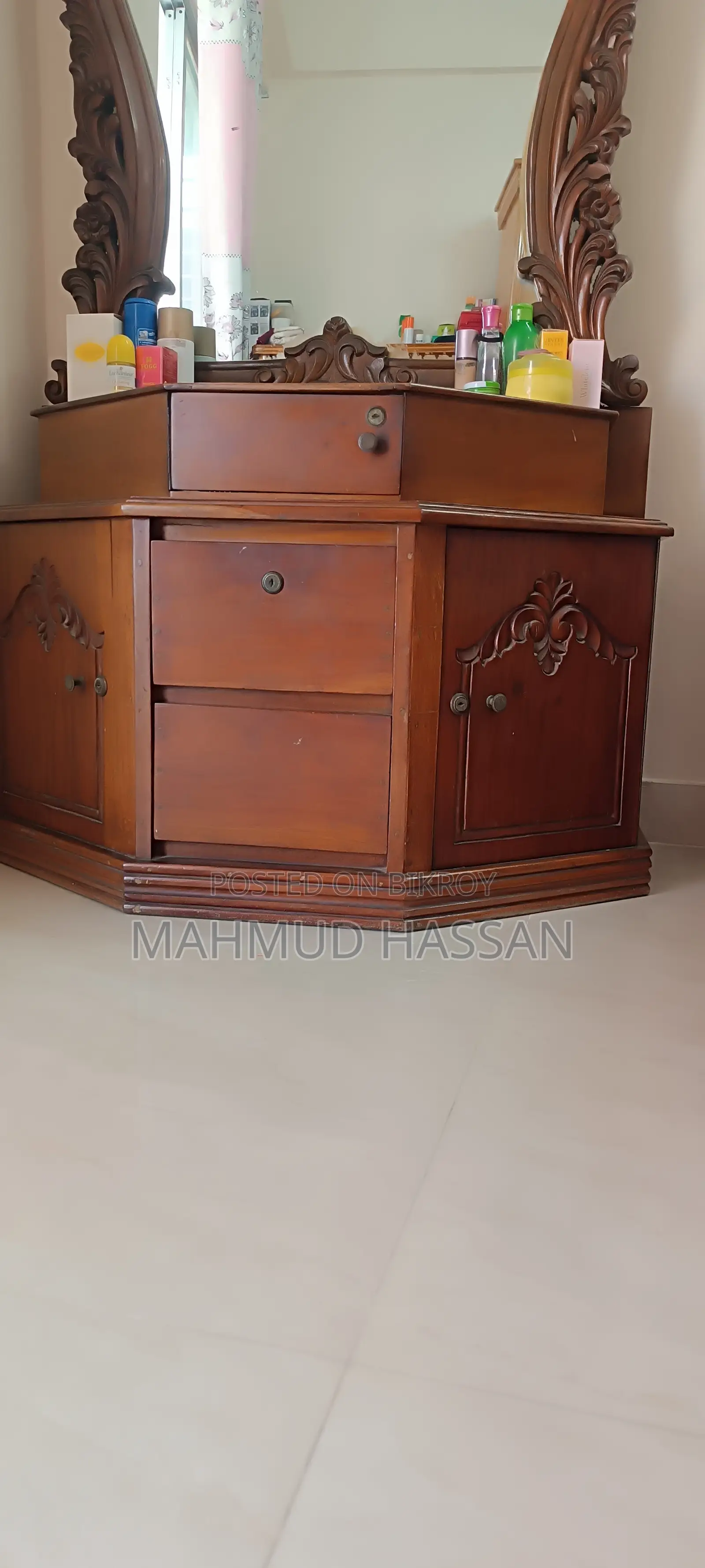 Used Dressing Table