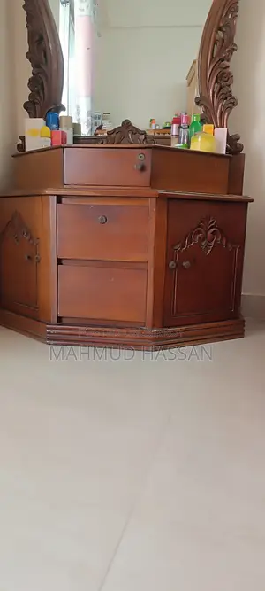 Used Dressing Table
