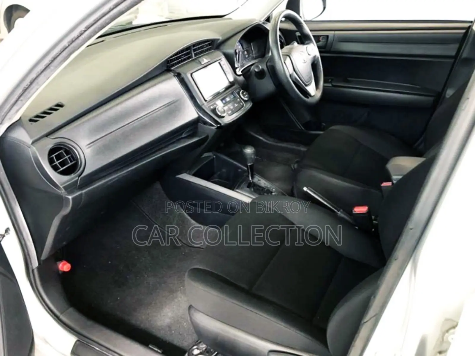 Toyota Axio EX ,GRADE 4, SILVER 2020
