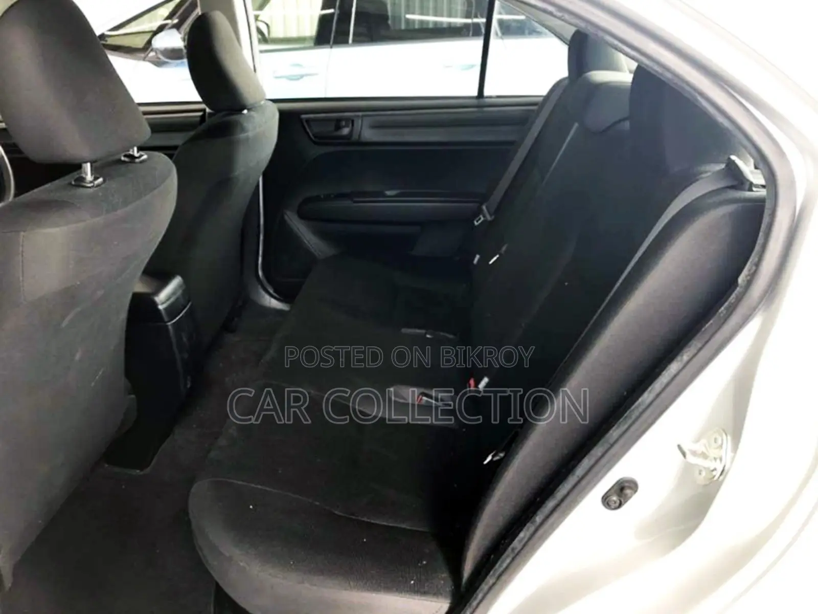 Toyota Axio EX ,GRADE 4, SILVER 2020