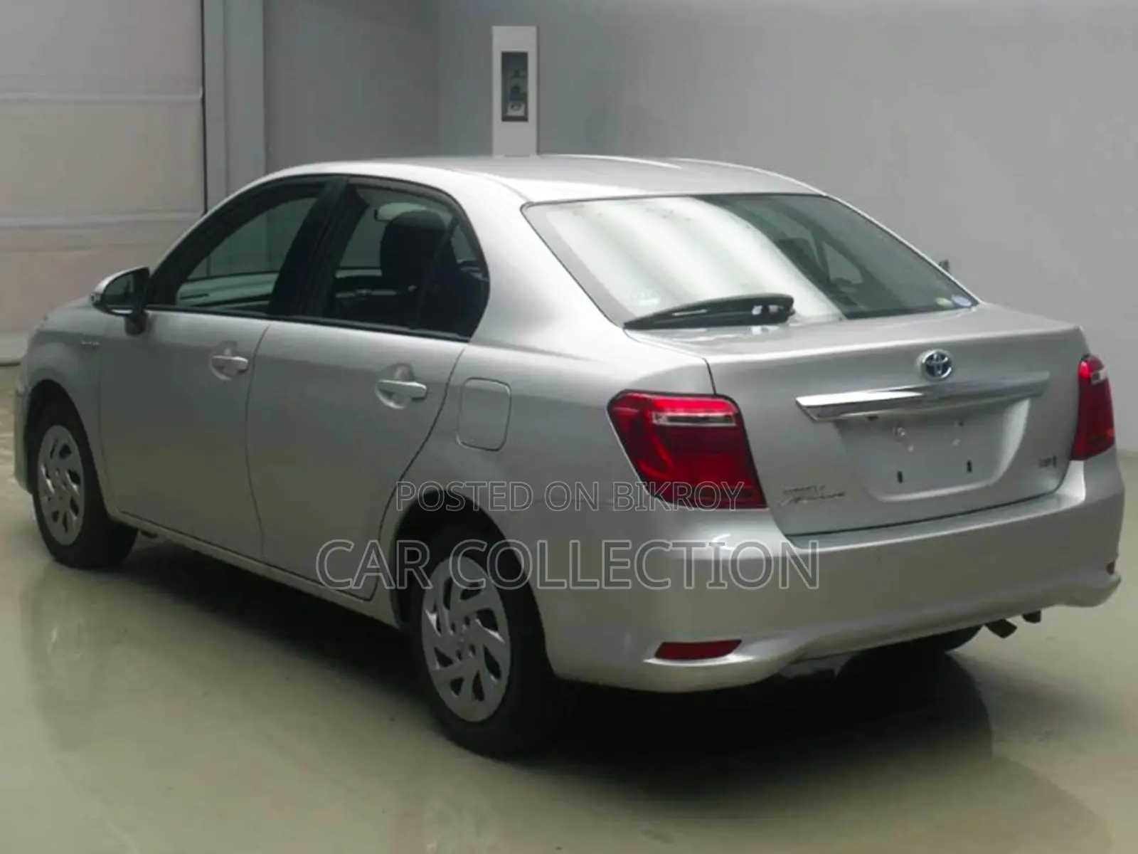 Toyota Axio EX ,GRADE 4, SILVER 2020