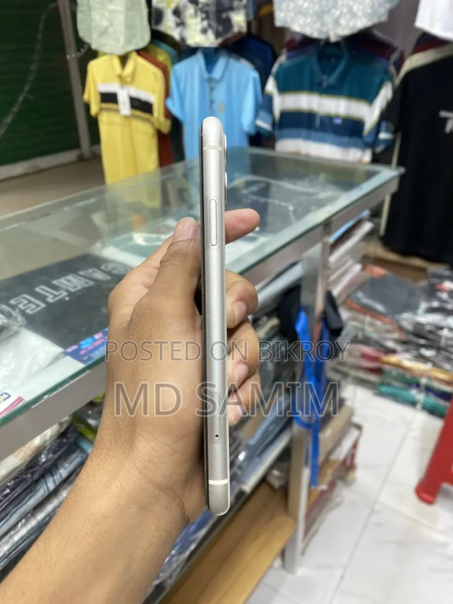 Apple iPhone 11 (Used)