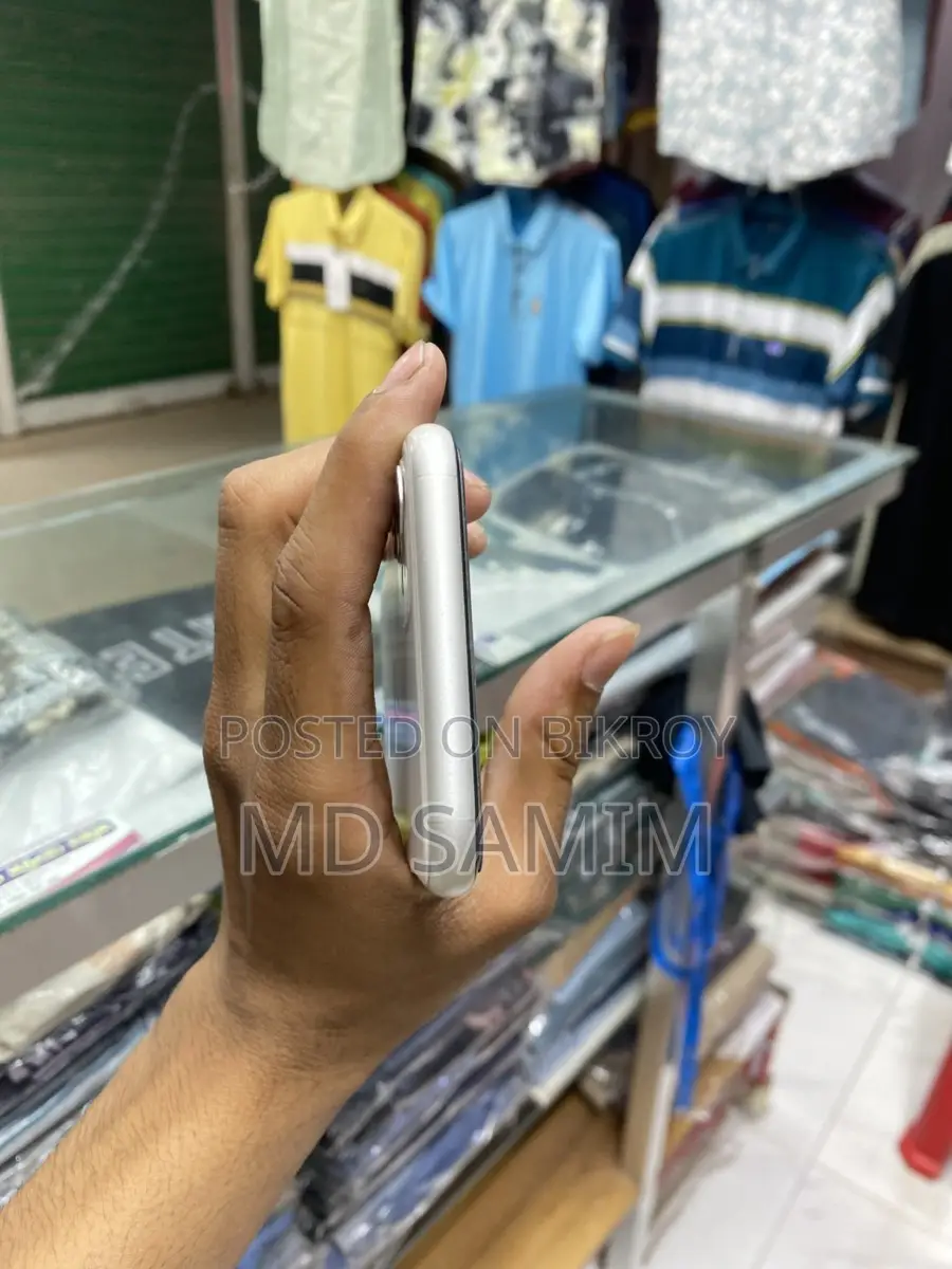 Apple iPhone 11 (Used)