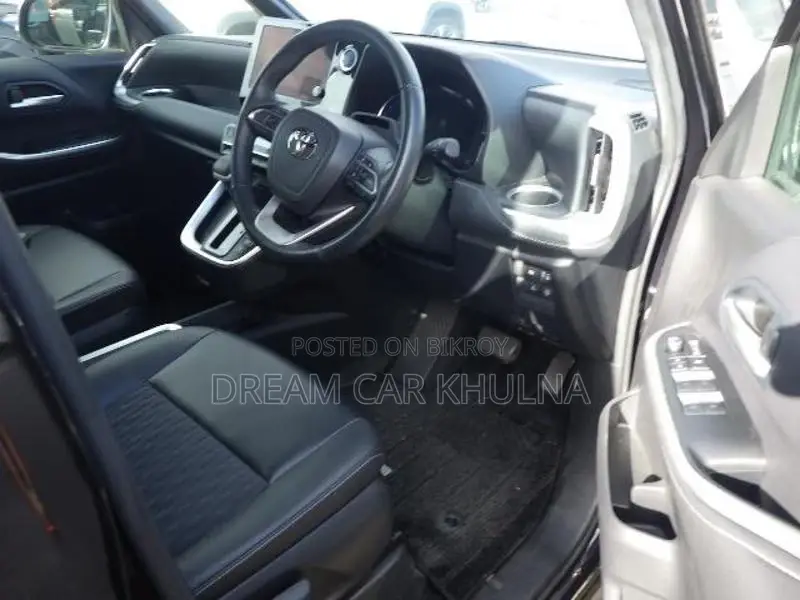 Toyota Noah S-Z Leg Rest 2023