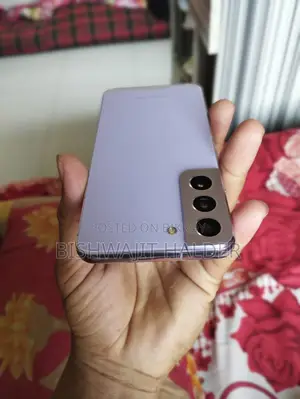 Samsung Galaxy S22 . (Used)