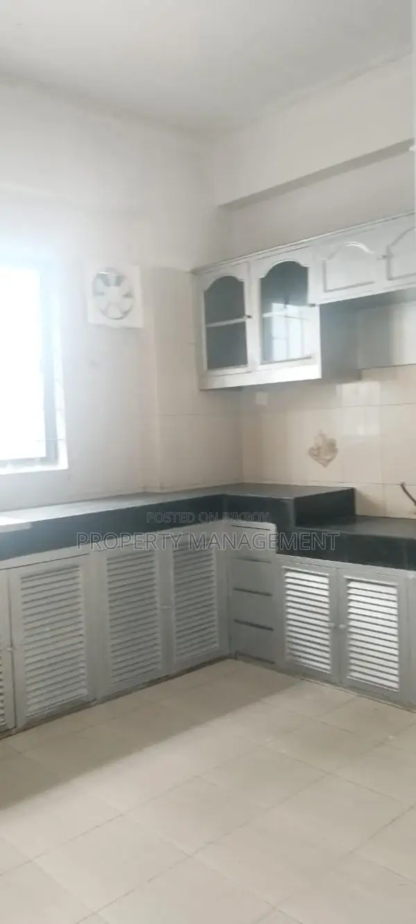 2800 Sqft Unfurnished Apartment Rent 4Bed 4Bath Gulshan 2 Nice View