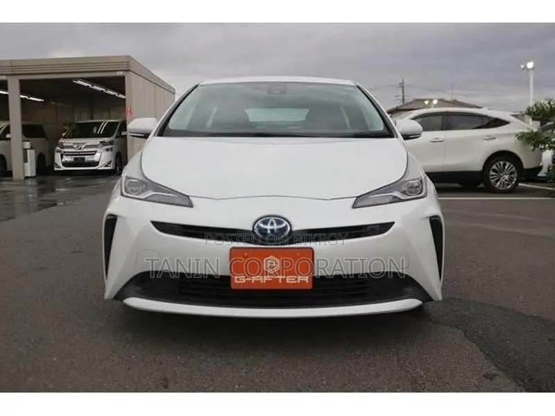 Toyota Prius S 2021