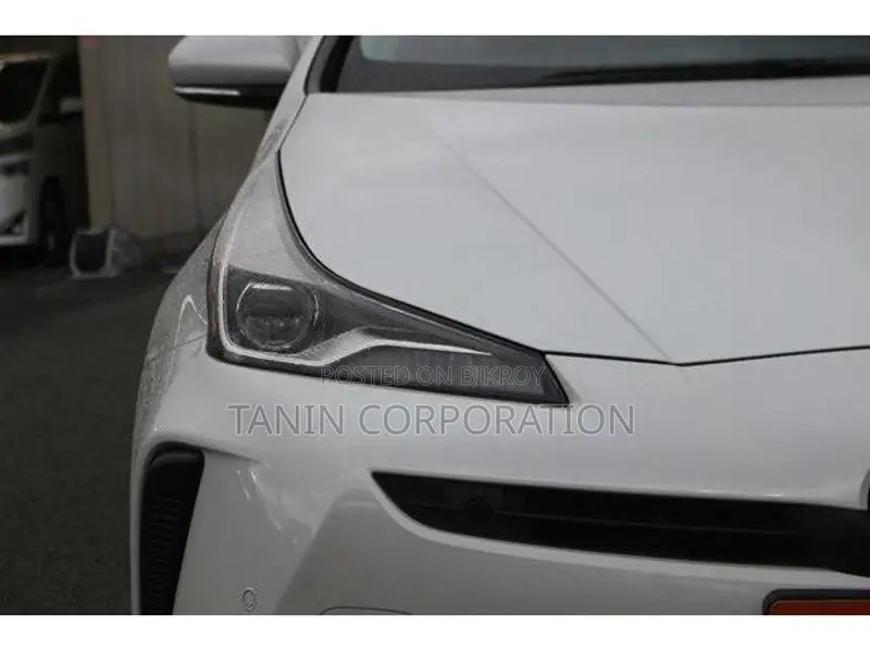 Toyota Prius S 2021