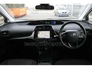 Toyota Prius S 2021