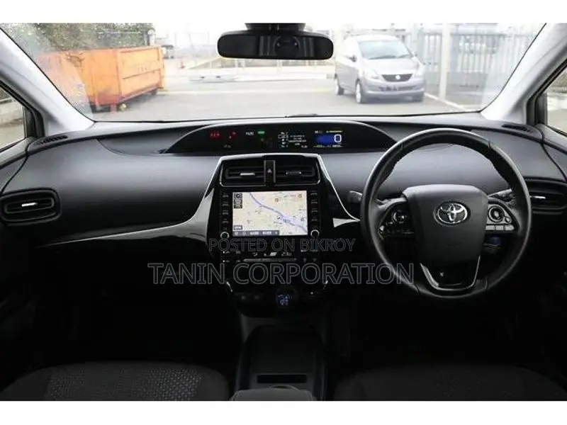 Toyota Prius S 2021