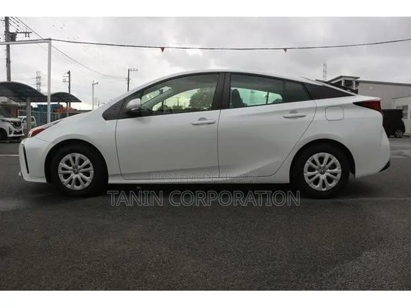 Toyota Prius S 2021