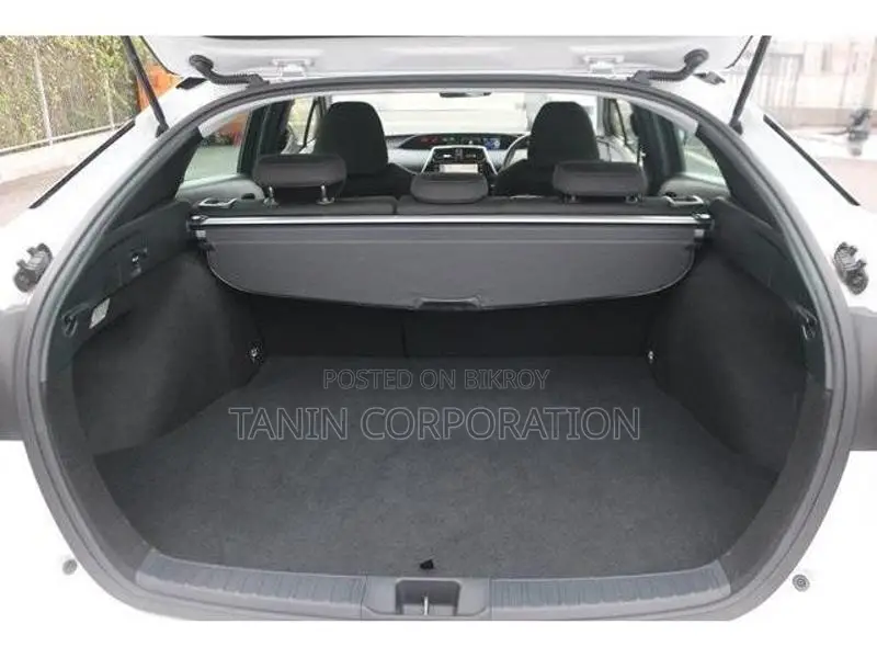 Toyota Prius S 2021