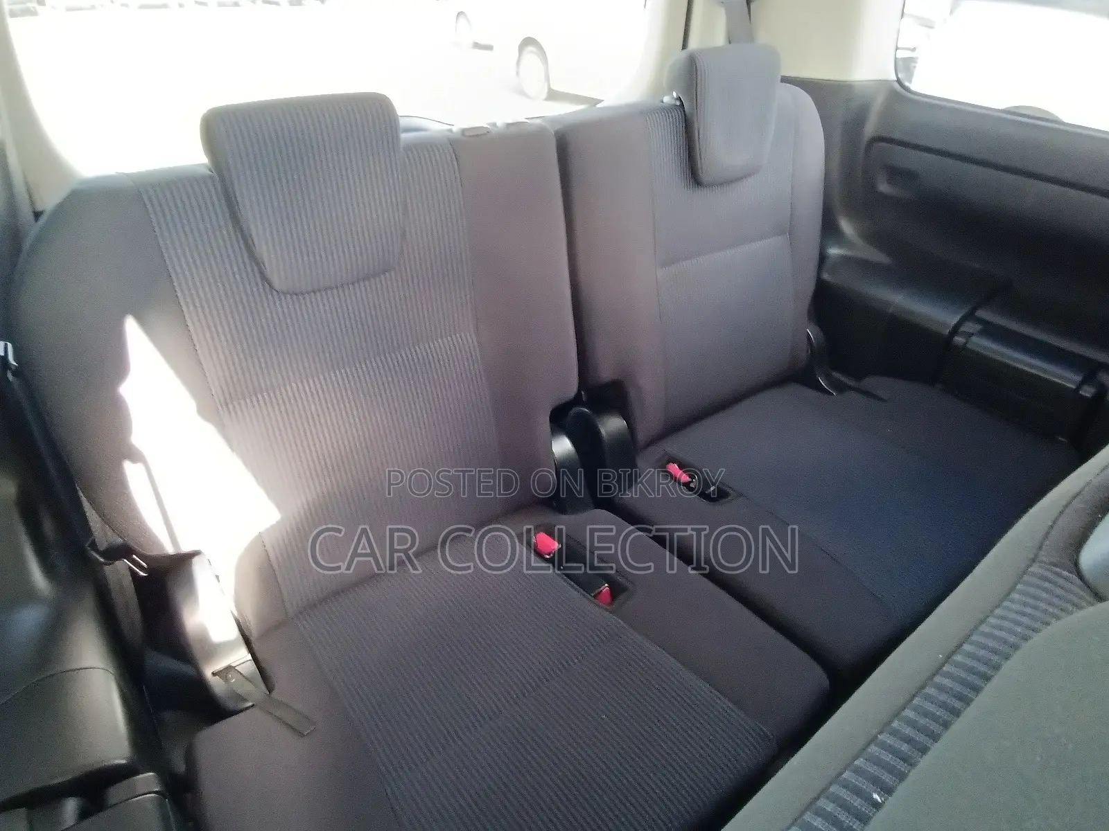Toyota Noah X pearl 2021
