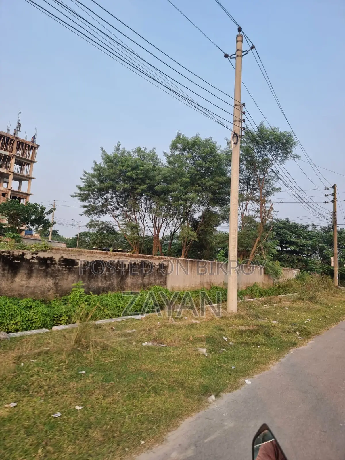 60" Road, Sector 17/I #3 Katha, Near Metro 2nd Station