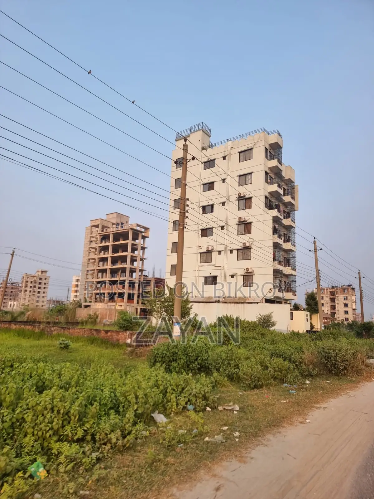 60" Road, Sector 17/I #3 Katha, Near Metro 2nd Station