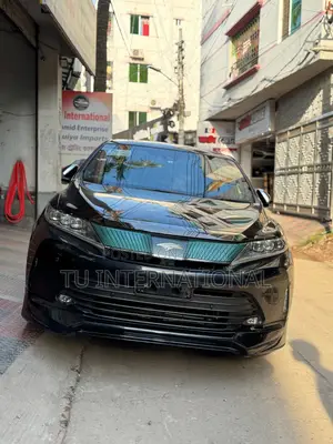 Toyota Harrier premium pkg non hv 2020