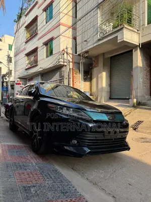 Toyota Harrier premium pkg non hv 2020