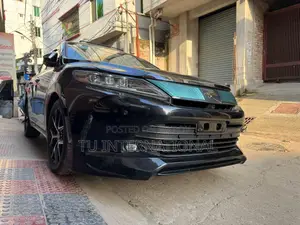 Toyota Harrier premium pkg non hv 2020