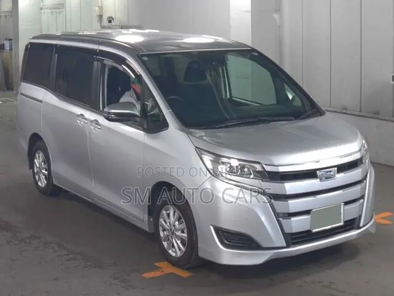 Toyota Noah Hybrid X Silver 2021