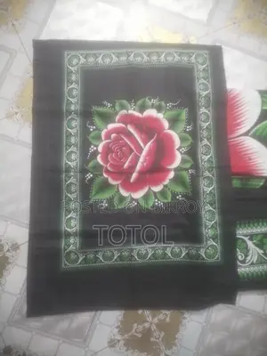 এক ফুলের বিছানার চাদর
