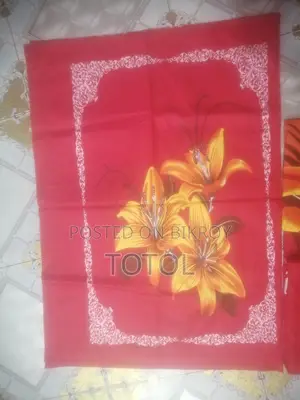 এক ফুলের বিছানার চাদর