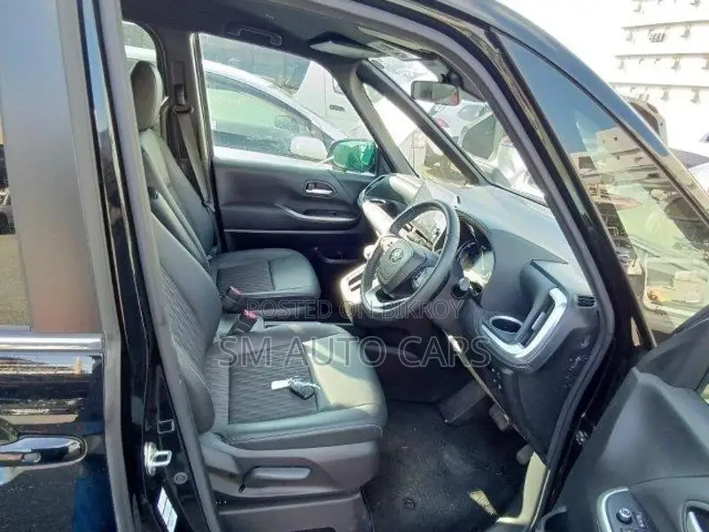Toyota Noah Hybrid SZ Black New 2022