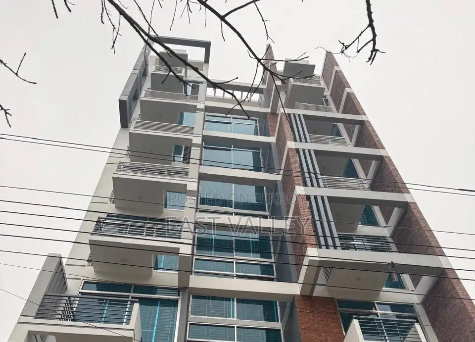 L block almost ready flat for sale in Bashundhara R/A