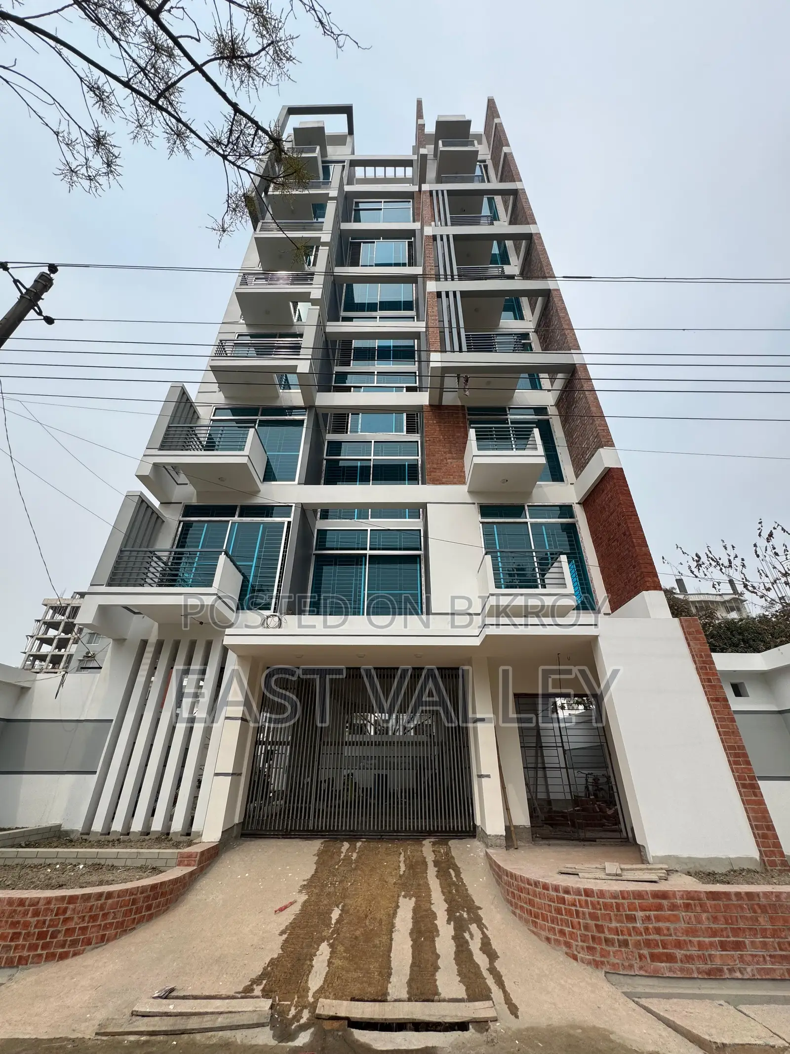 L block almost ready flat for sale in Bashundhara R/A