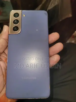 Samsung Galaxy S21 . (Used)