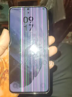 Samsung Galaxy S21 . (Used)