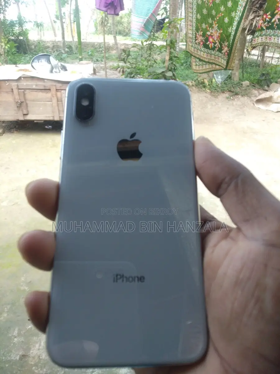 Apple iPhone X . (Used)