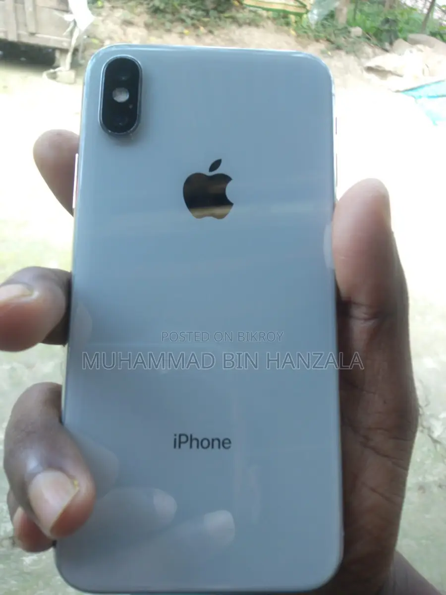 Apple iPhone X . (Used)