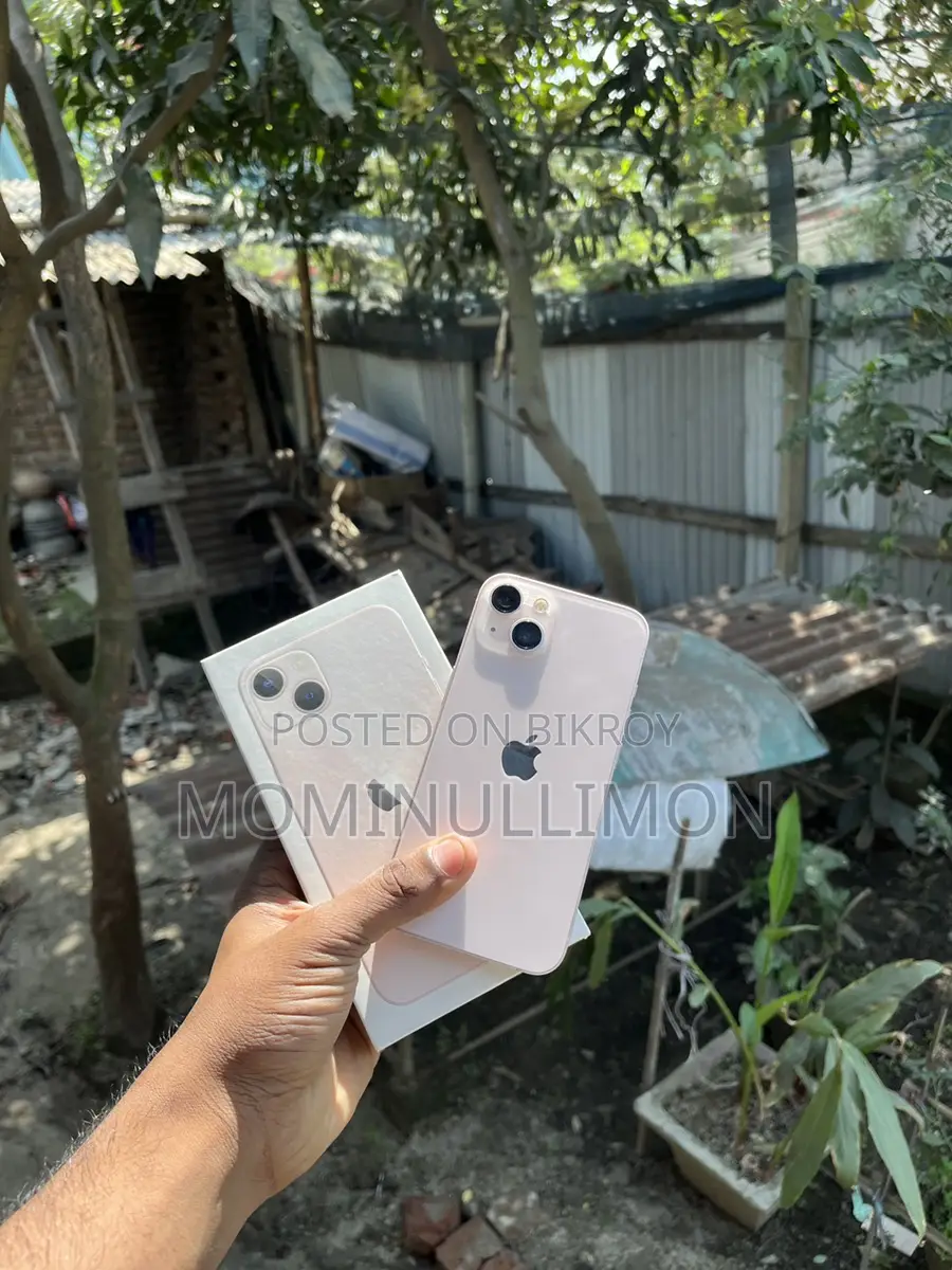 Apple iPhone 13 . (Used)